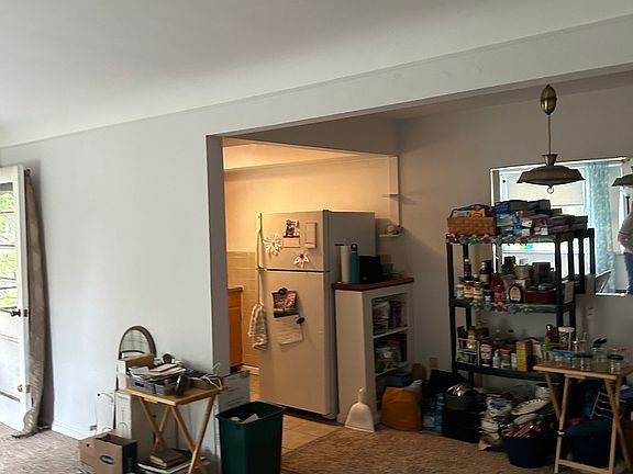 5th image of 2210 Suffolk St #A