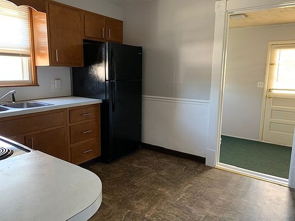 4th image of 80 Wellington Ave #2