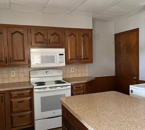 2nd image of 704 E Main St