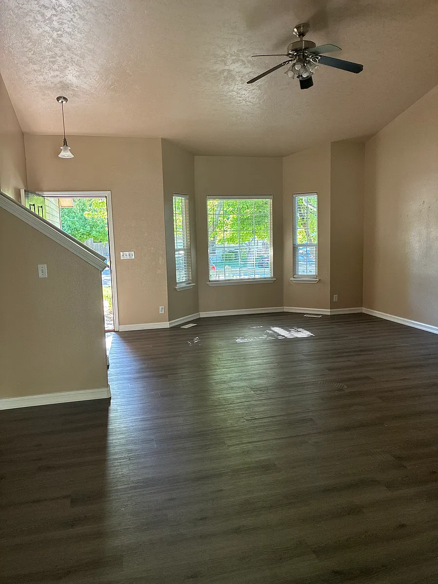 Building Photo - 5933 S Sea Breeze Way