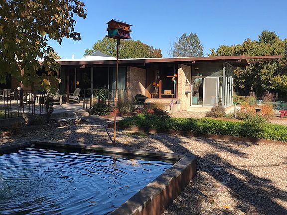 5th image of 2409 Country Club Dr S