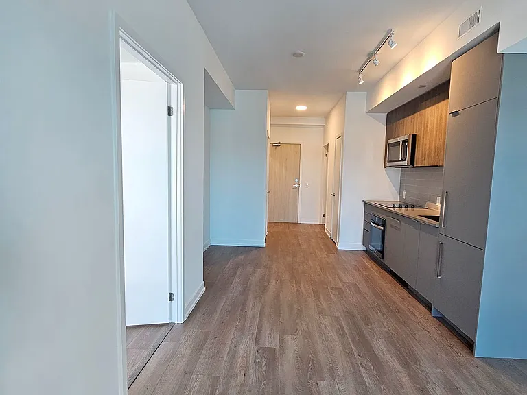181 Sheppard Ave E #504 — Photo 7