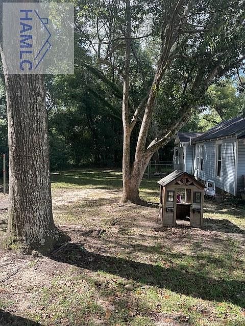 2nd image of 202 Bay St