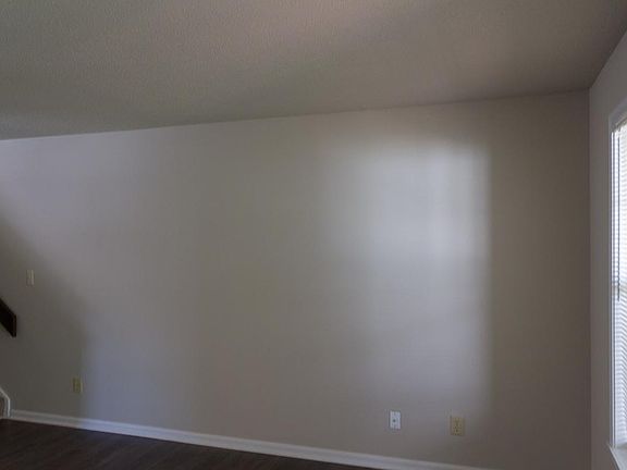2nd image of 102 Kingsbury Dr