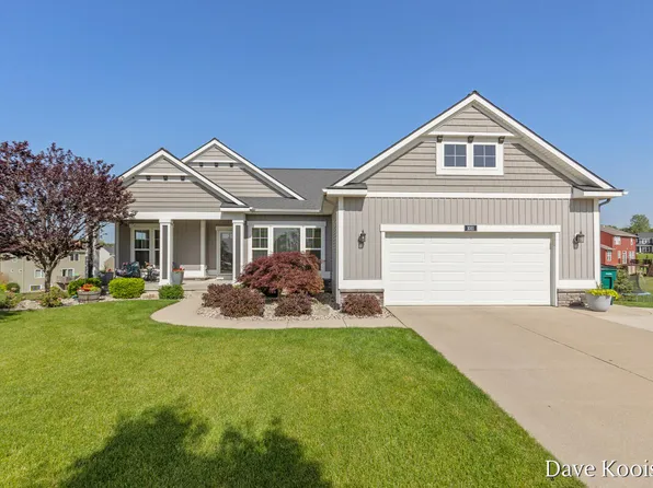 1011 Dreamfield Dr SE, Byron Center, MI 49315