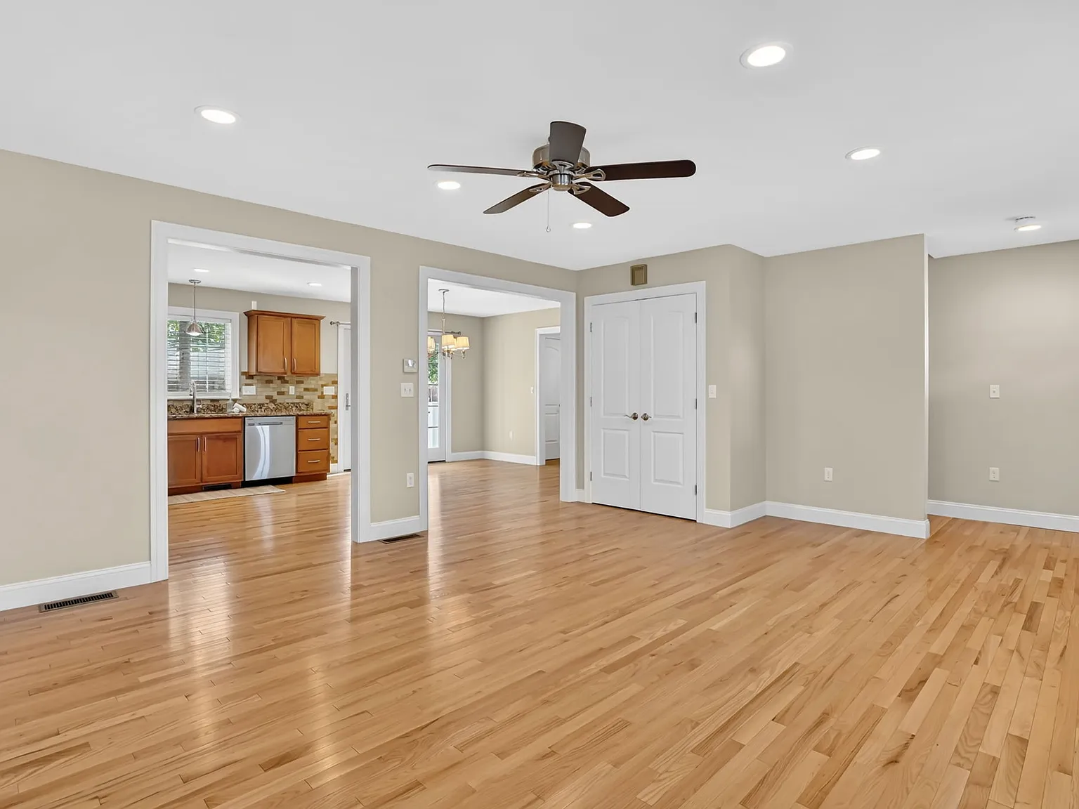 2 bed, 2.5 bath, 1528 sqft, $2,600 — Photo 4