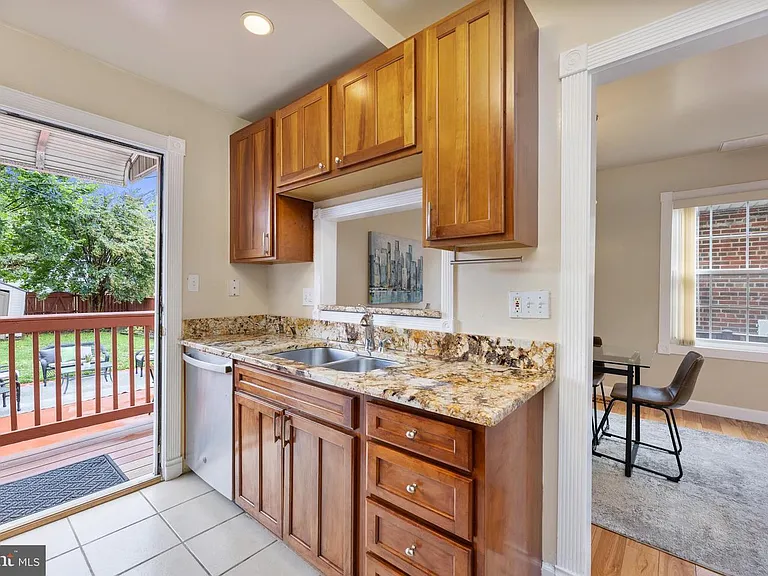 2231 Otis St NE #DETACHED — Photo 4