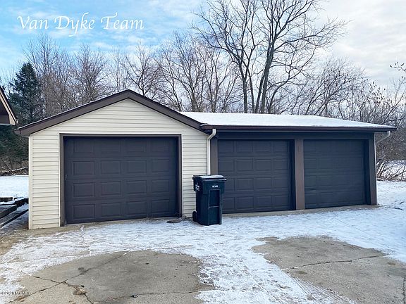 4th image of 13696 Ironwood Dr NW