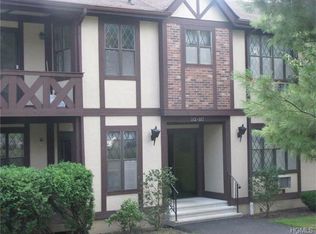 374 Sierra Vista Ln, Valley Cottage, NY 10989