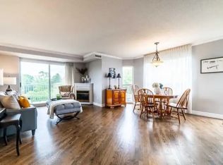 2210 Lakeshore Rd #706, Burlington, ON L7R4J9