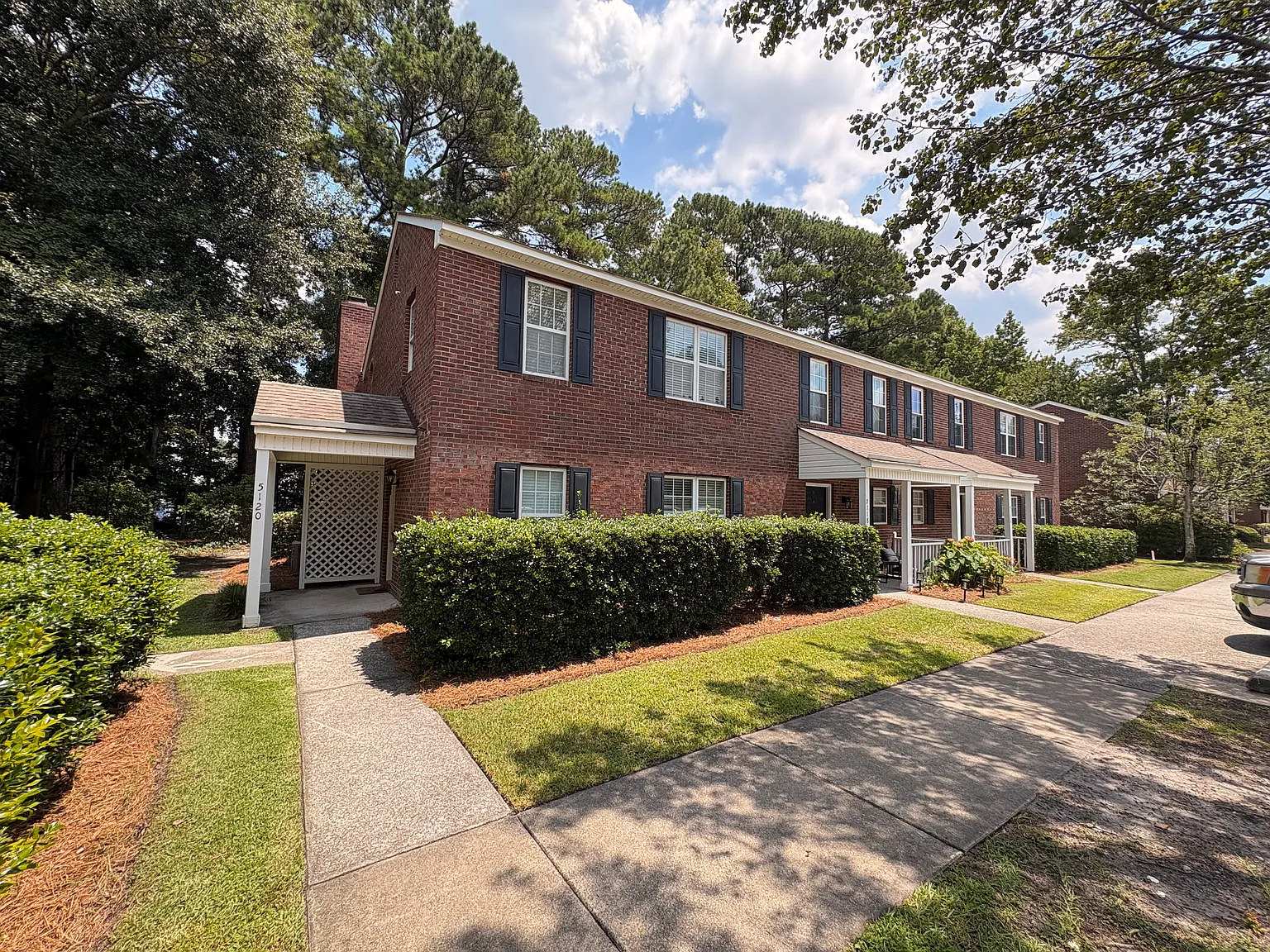 3 bed, 1386 sqft, $1,850 — Photo 2