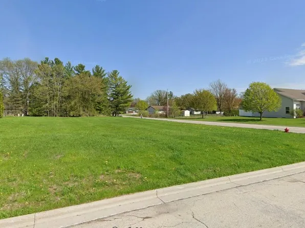 332 Rosemary Dr #1, Pulaski, WI 54162