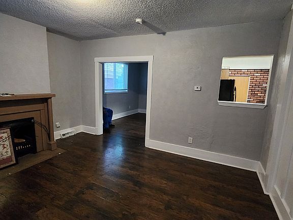 3rd image of 836 Gearing Ave