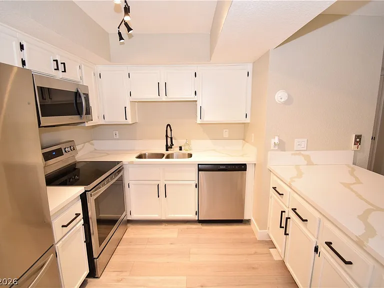1212 Observation Dr #201 — Photo 15