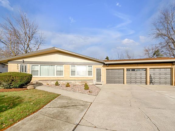 2nd image of 600 E 54th Ct