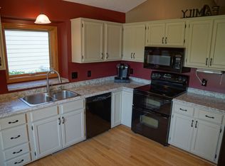 4399 Hamilton Dr, Eagan, MN 55123