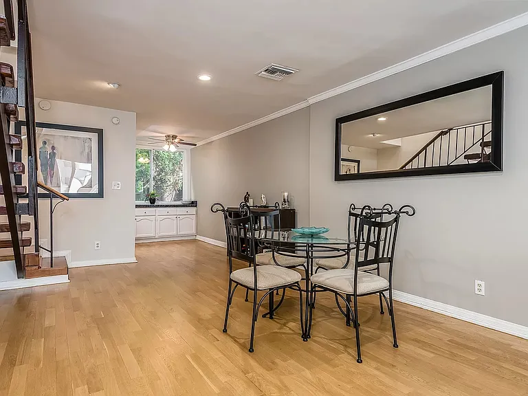 4610 Densmore Ave #6 — Photo 4