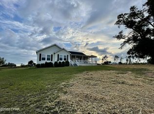 6911 Chips Dr, Grand Ridge, FL 32442