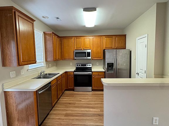 2nd image of 109 Tylerway Ln
