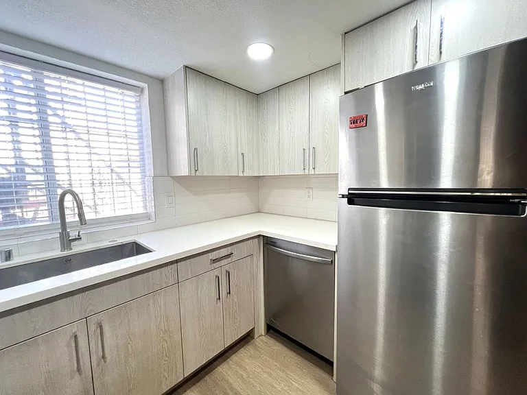 2201 Sun Ave #B — Photo 8