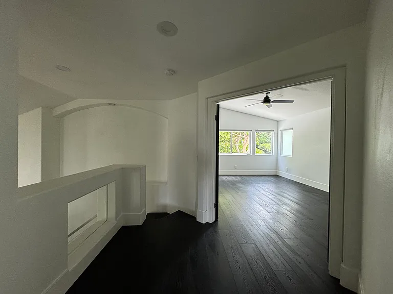 28 Deerwood — Photo 18