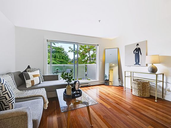 3rd image of 1315 Esquimalt Rd #314