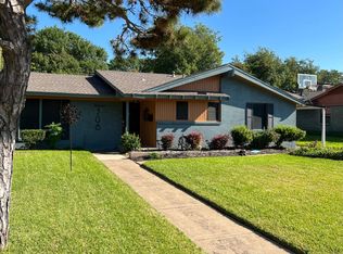 708 Timberlake Cir, Richardson, TX 75080