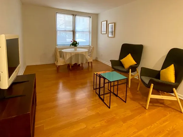 3976 57th St APT 2J, Flushing, NY 11377