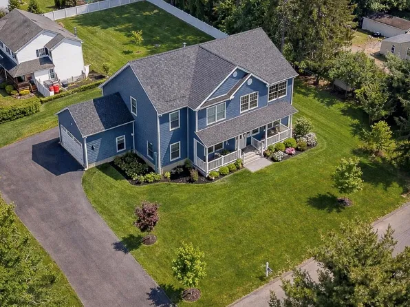 85 N Howell Avenue, Centereach, NY 11720