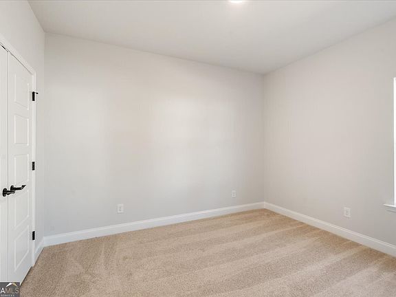 5th image of 180 Foxridge Ct