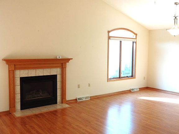 4th image of 509 Westlawn Dr Unit 2