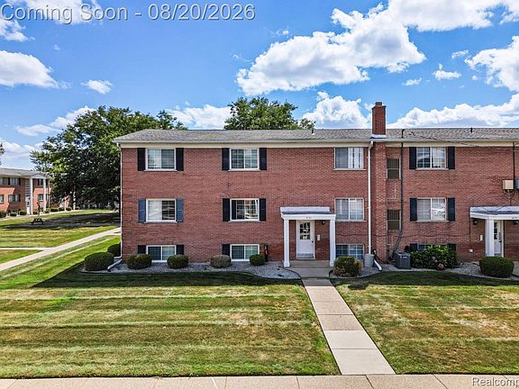 2nd image of 8141 Denwood Dr