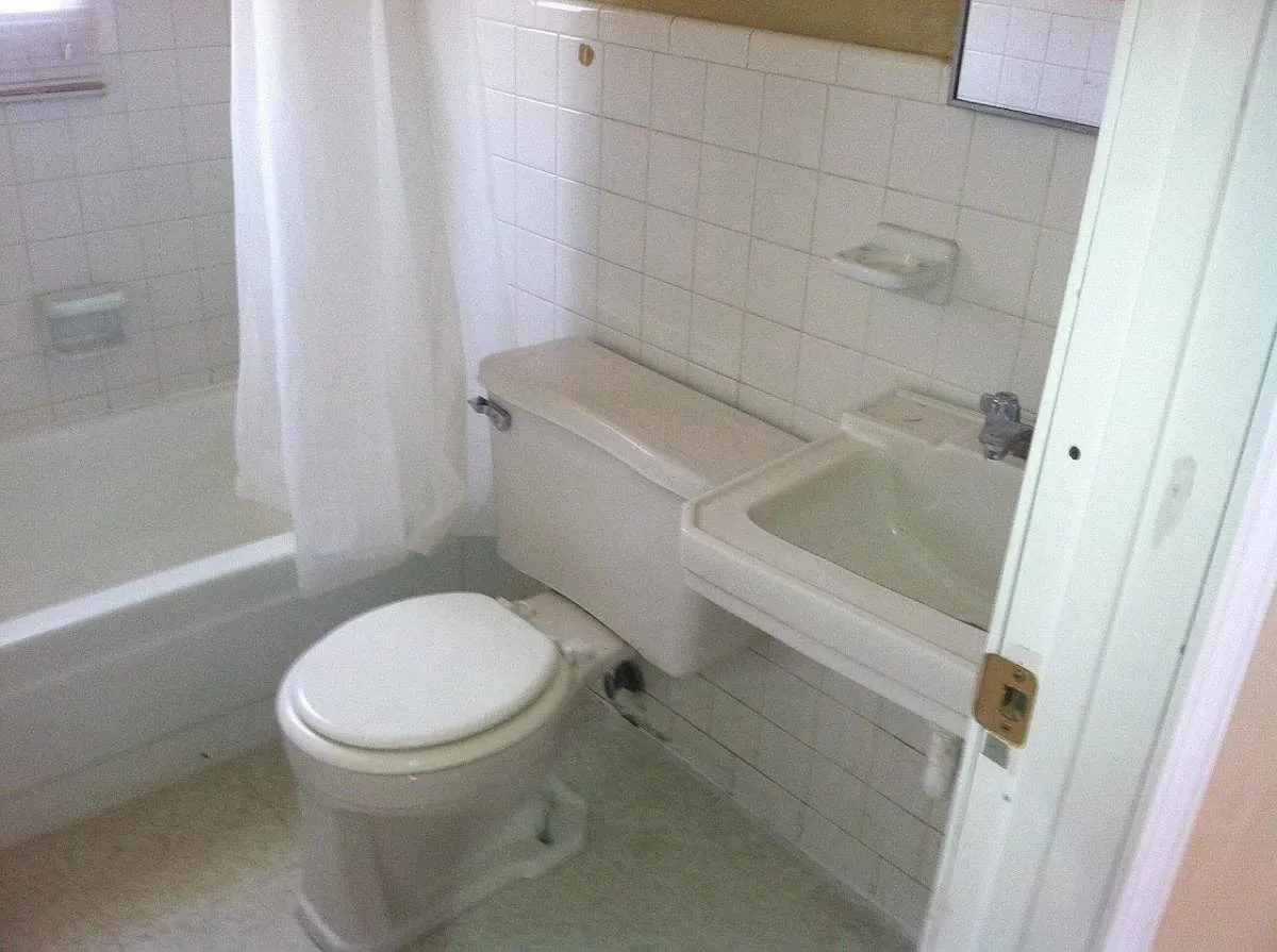 98 North Rogers Street - 8 — Photo 4