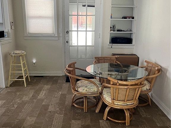 5th image of 1829 W Dupont Ave