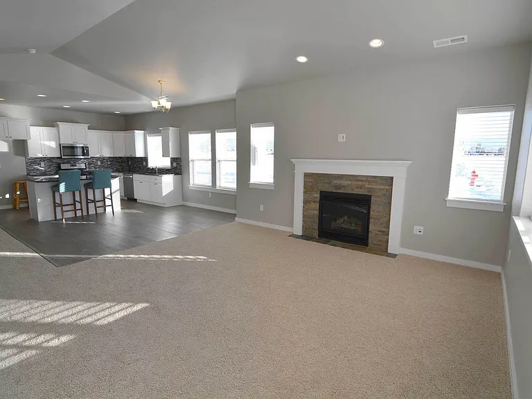 177 Laurel Pkwy — Photo 15
