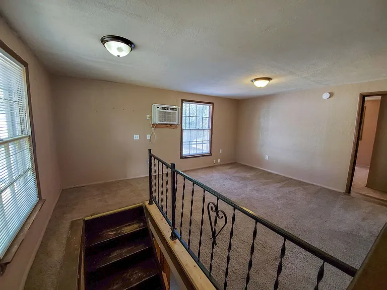 310 E Washington St — Photo 19