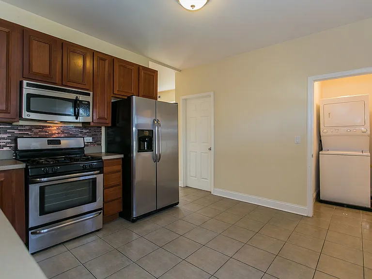 1636 N Spaulding Ave — Photo 6