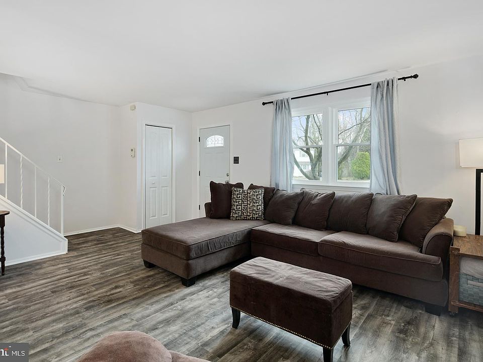 1st image of 200 Karen Dr