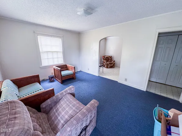 38 W Waddell Dr, Smithfield, NC 27577