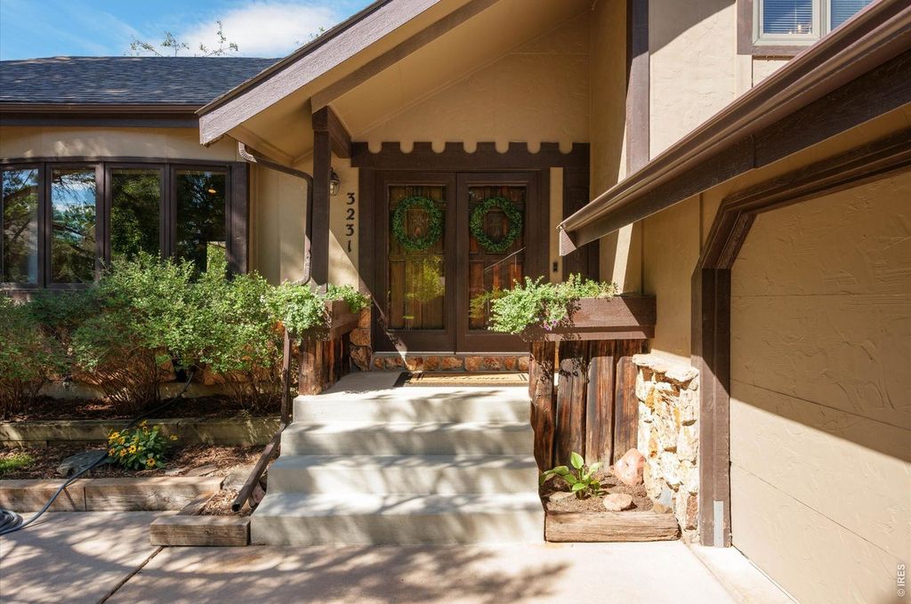 3231 Nelson Ln