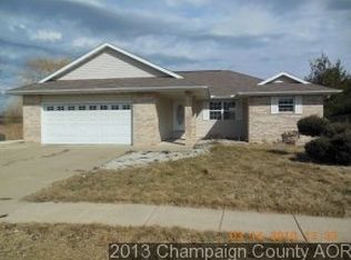 808 Cedar Ridge Ct, Mahomet, IL 61853