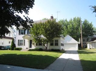 607 W Edgewater St, Portage, WI 53901