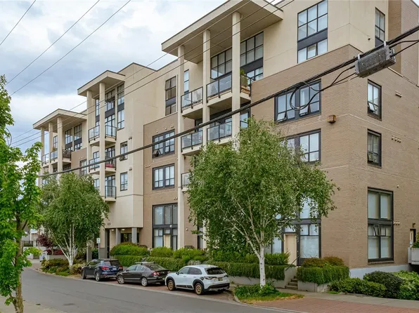 820 Short St #104, Saanich, BC V8X 2V5