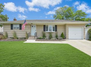 1209 Tuttle St, Holbrook, NY 11741