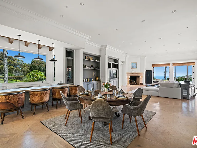 7160 Dume Dr — Photo 6