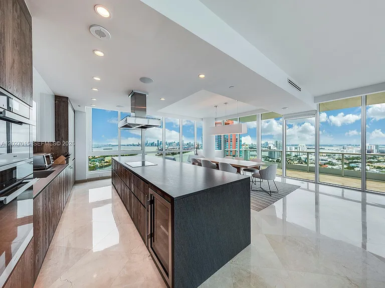 100 S Pointe Dr #3407 — Photo 3