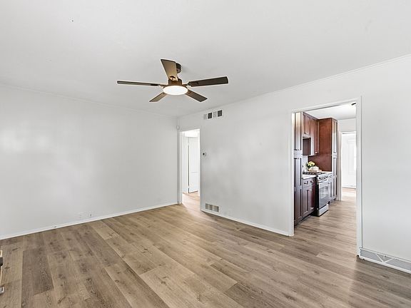 5th image of 220 Park Dr