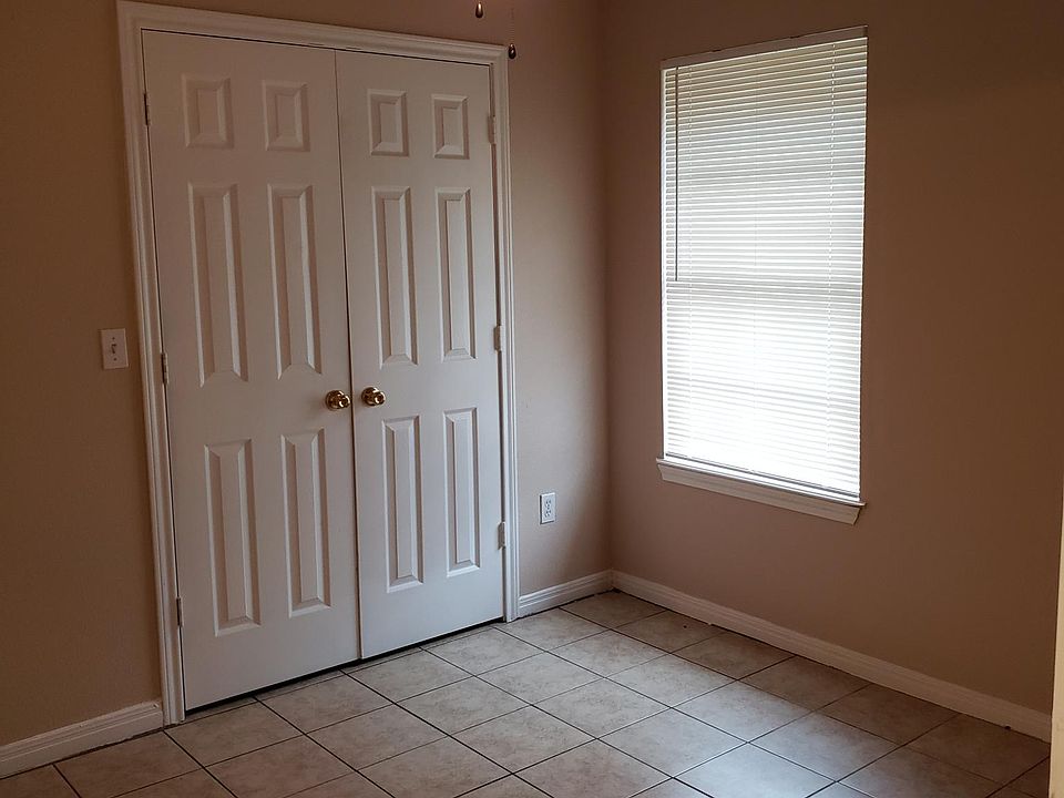 1st image of 219 E Craven Ave