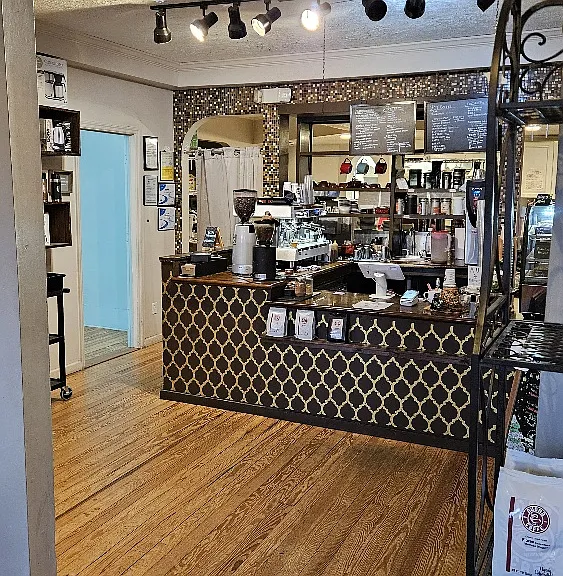 ANOTHER Coffee shop interior- lets surf the net!