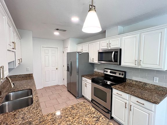 3rd image of 3557 Sweet Bay Dr